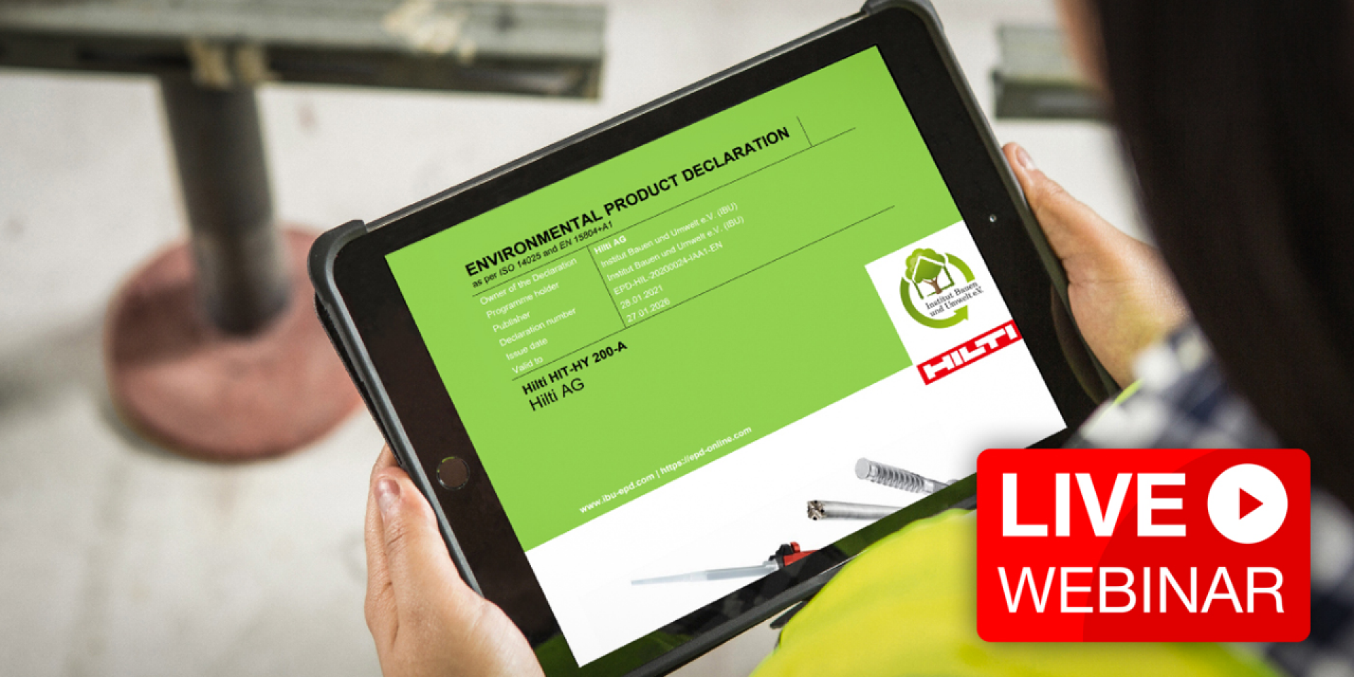 Tablet mit grünem Hintergrund, Hilti Logo und Ankündigung "Live Webinar"  